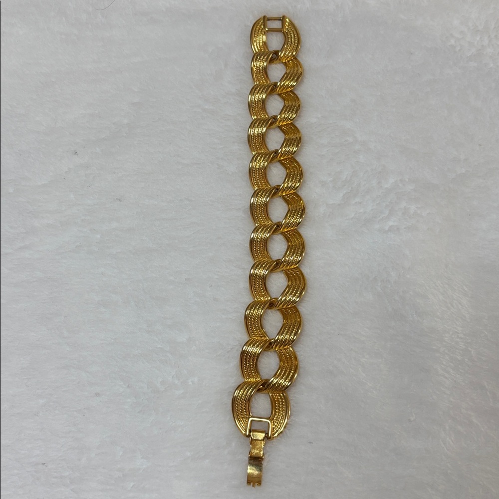 Gold-Tone Textured Link Bracelet - Classic Women's Jewelry - Picture 2 of 8